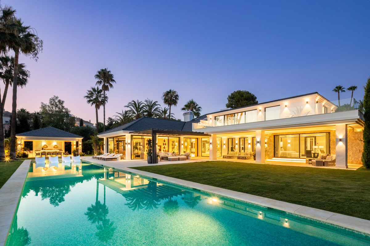 Luxury villa in Nueva Andalucía - R5074108